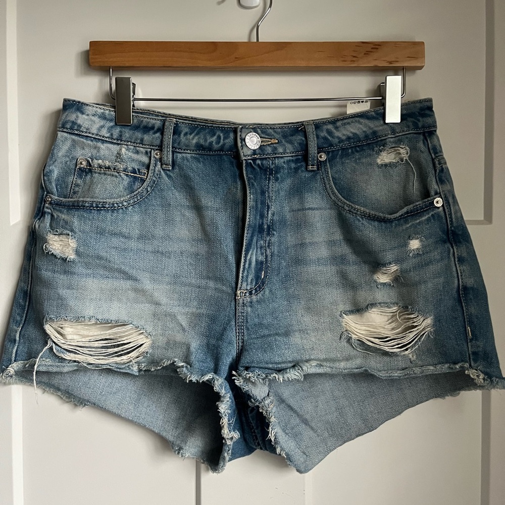 ✅ Garage Distressed Jean Shorts